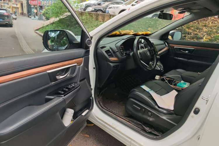 Used Honda CR-V 2017 240TURBO CVT Front-Wheel Drive Fashion Edition Driver Seat