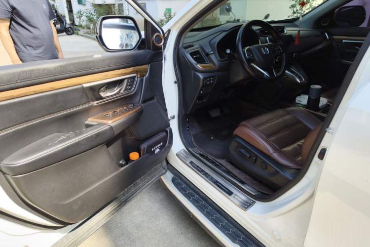 Used Honda CR-V 2017 Hybrid 2.0L Pure Edition Driver Seat
