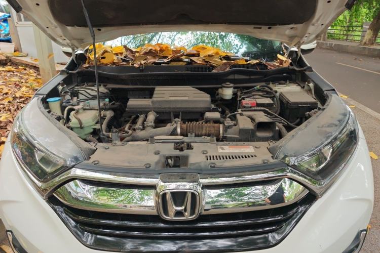Used Honda CR-V 2017 240TURBO CVT Front-Wheel Drive Fashion Edition Engine Bay