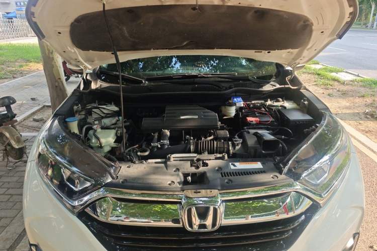 Used Honda CR-V 2017 240TURBO CVT Front-Wheel Drive Fashion Edition Engine Bay