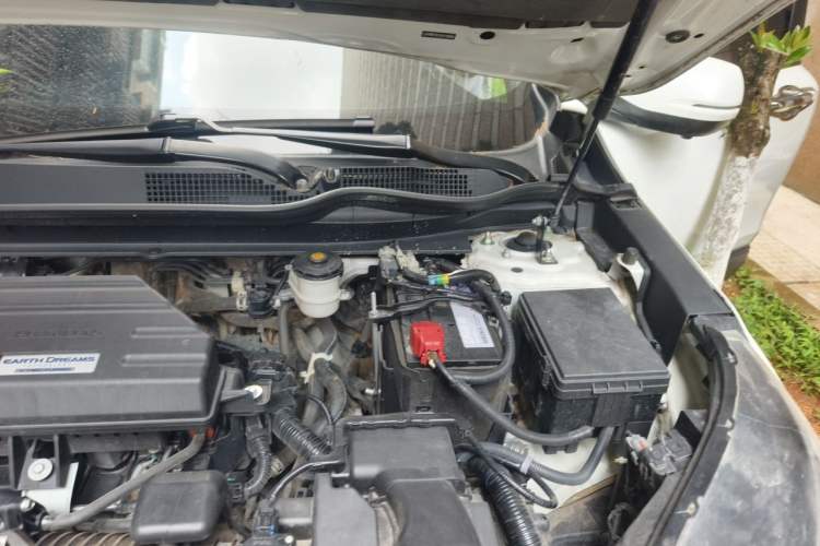 Used Honda CR-V 2017 240TURBO CVT 2WD Comfort Version Engine Bay Left