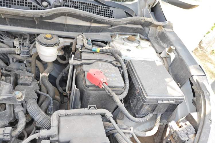 Used Honda CR-V 2017 240TURBO CVT 2WD Comfort Version Engine Bay Left
