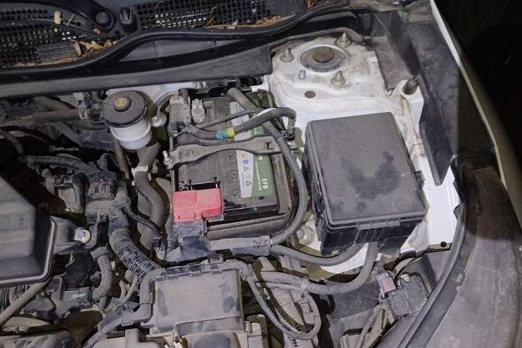 Used Honda CR-V 2017 240TURBO CVT Front-Wheel Drive Fashion Edition Engine Bay Left