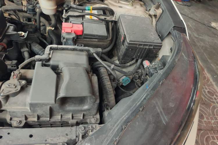 Used Honda CR-V 2017 240TURBO CVT Front-Wheel Drive Fashion Edition Engine Bay Left