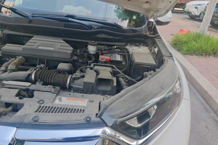 Used Honda CR-V 2017 240TURBO CVT Front-Wheel Drive Fashion Edition Engine Bay Left