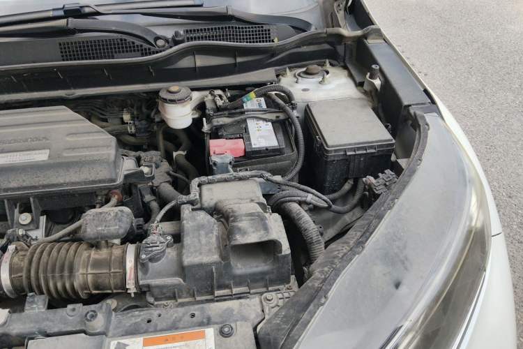 Used Honda CR-V 2017 240TURBO CVT Front-Wheel Drive Fashion Edition Engine Bay Left