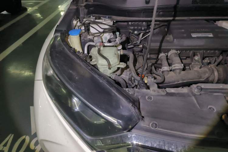 Used Honda CR-V 2017 240TURBO CVT Front-Wheel Drive Fashion Edition Engine Bay Right