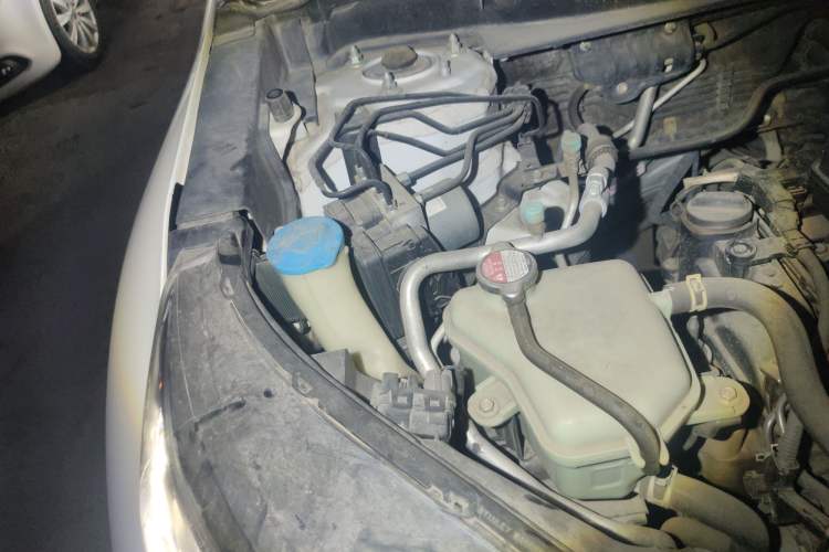 Used Honda CR-V 2017 240TURBO CVT Front-Wheel Drive Fashion Edition Engine Bay Right