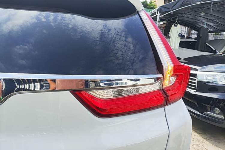 Used Honda CR-V 2017 240TURBO CVT Front-Wheel Drive Fashion Edition Exterior 3