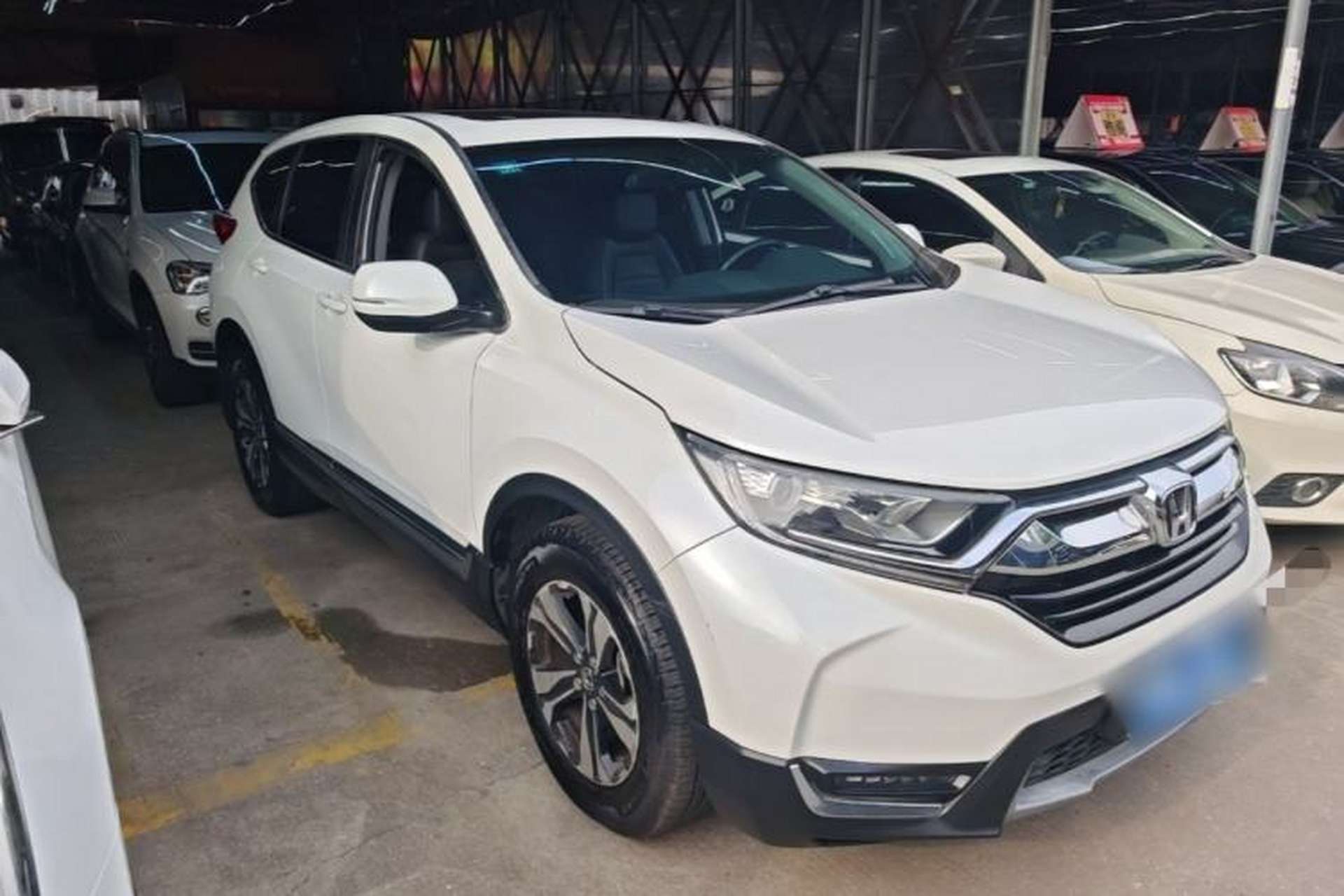 Used Honda CR-V 2017 240TURBO CVT Front-Wheel Drive Fashion Edition Front Right 45 Deg