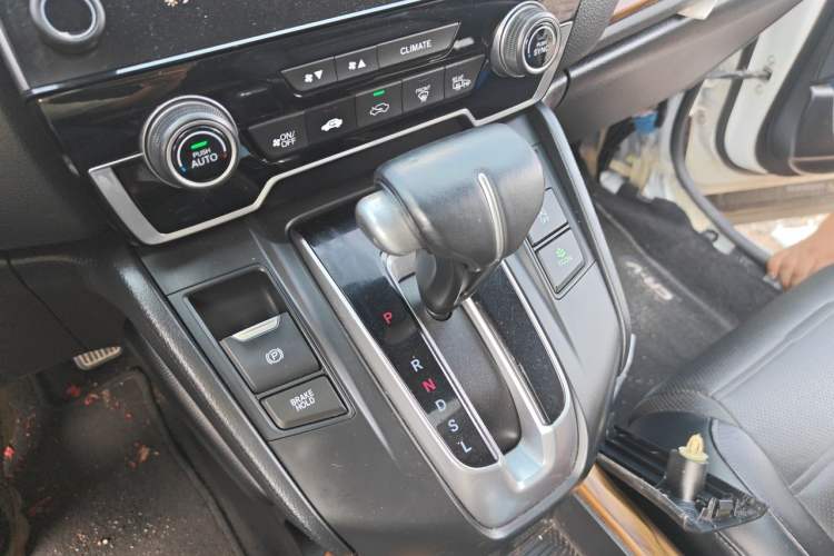 Used Honda CR-V 2017 240TURBO CVT Front-Wheel Drive Fashion Edition Gear Lever