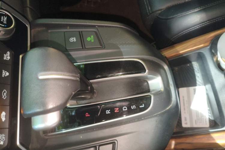 Used Honda CR-V 2017 240TURBO CVT Front-Wheel Drive Fashion Edition Gear Lever