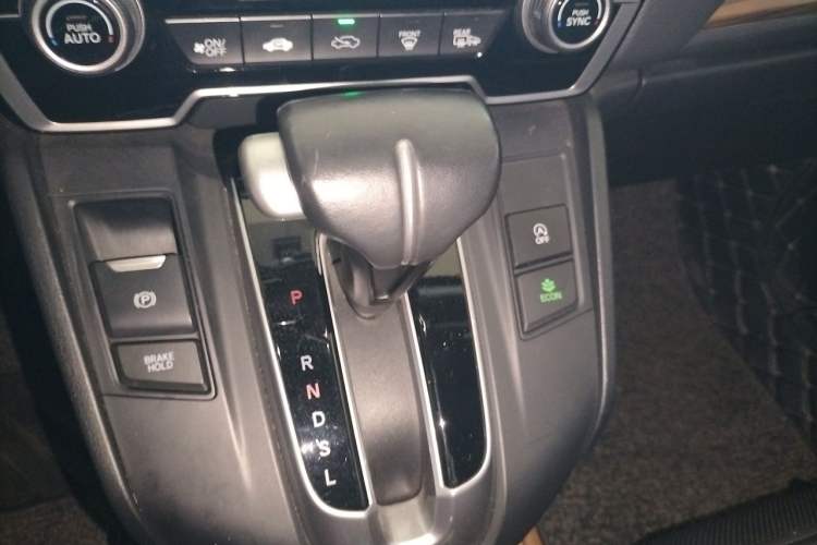 Used Honda CR-V 2017 240TURBO CVT Front-Wheel Drive Fashion Edition Gear Lever