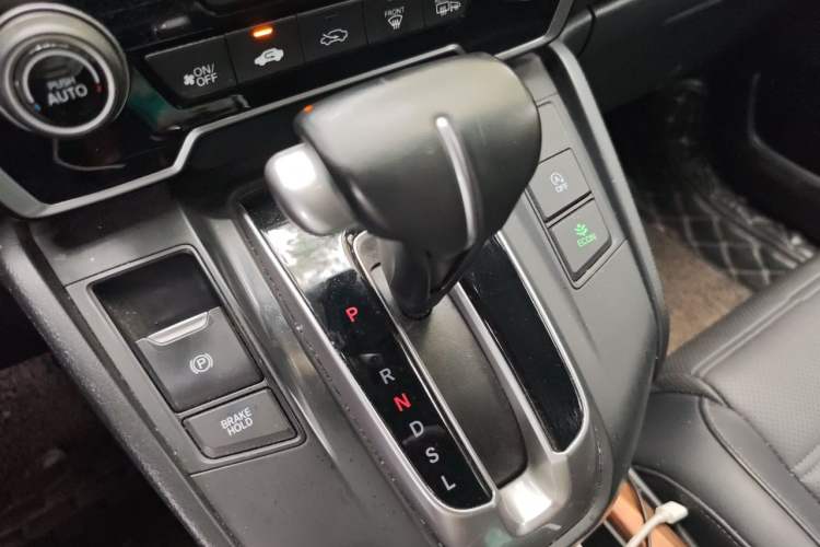 Used Honda CR-V 2017 240TURBO CVT Front-Wheel Drive Fashion Edition Gear Lever