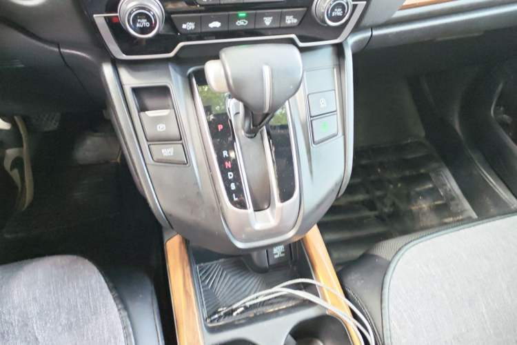 Used Honda CR-V 2017 240TURBO CVT Front-Wheel Drive Fashion Edition Gear Lever