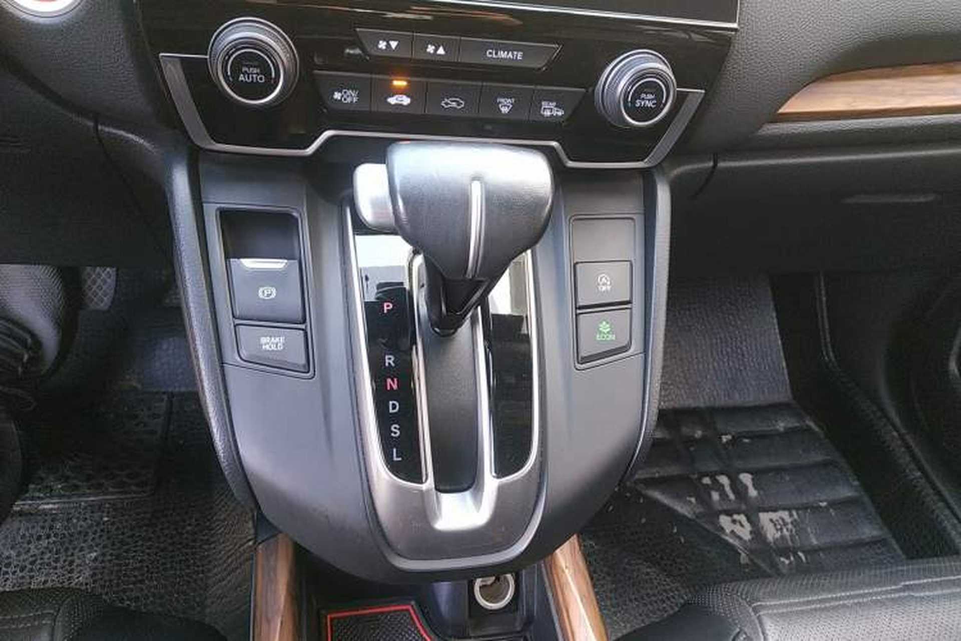 Used Honda CR-V 2017 240TURBO CVT Front-Wheel Drive Fashion Edition Gear Lever