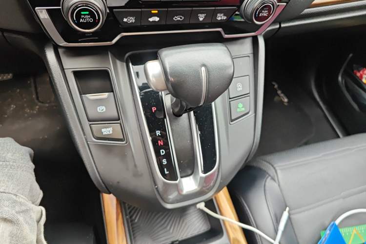 Used Honda CR-V 2017 240TURBO CVT Front-Wheel Drive Fashion Edition Gear Lever