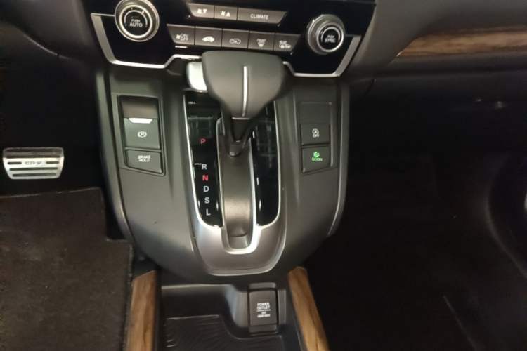 Used Honda CR-V 2017 240TURBO CVT Front-Wheel Drive Fashion Edition Gear Lever