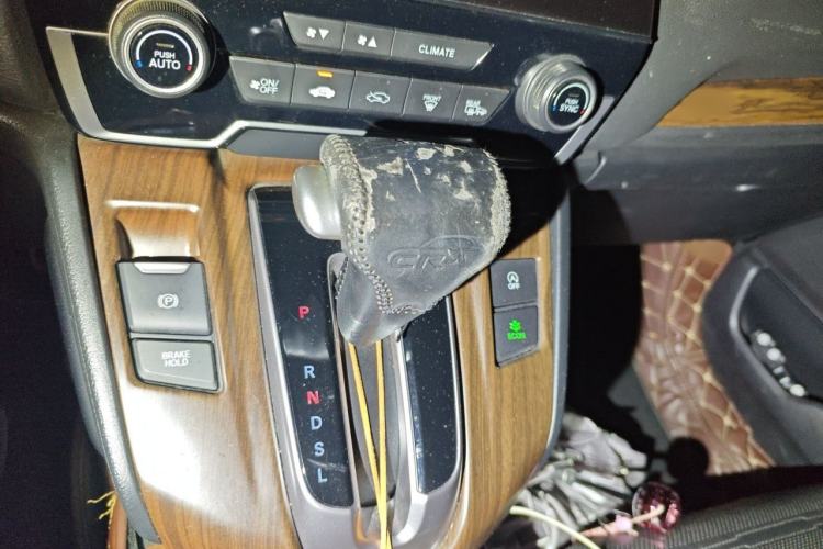 Used Honda CR-V 2017 240TURBO CVT Front-Wheel Drive Fashion Edition Gear Lever