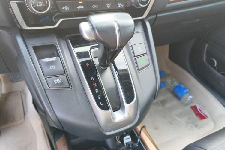 Used Honda CR-V 2017 240TURBO CVT Front-Wheel Drive Fashion Edition Gear Lever