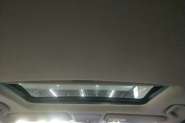 Used Honda CR-V 2017 240TURBO Manual Two-Wheel Drive Classic Edition Headliner