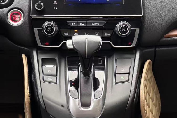 Used Honda CR-V 2017 240TURBO CVT Front-Wheel Drive Fashion Edition Interior 1