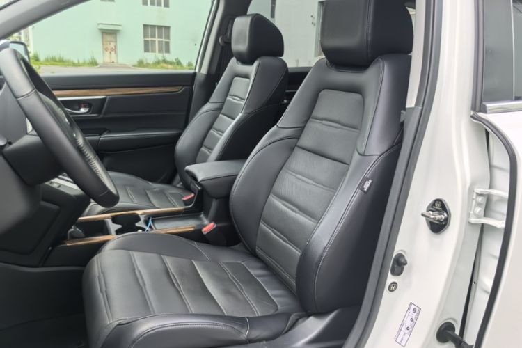 Used Honda CR-V 2017 240TURBO CVT Front-Wheel Drive Fashion Edition Interior 2
