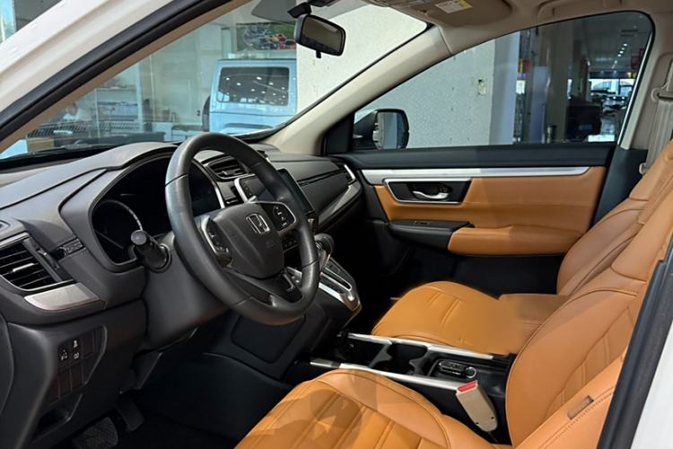 Used Honda CR-V 2017 240TURBO CVT 2WD Comfort Version Interior 3