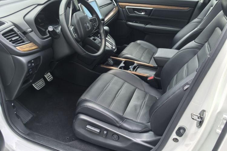 Used Honda CR-V 2017 240TURBO CVT Front-Wheel Drive Fashion Edition Interior 3