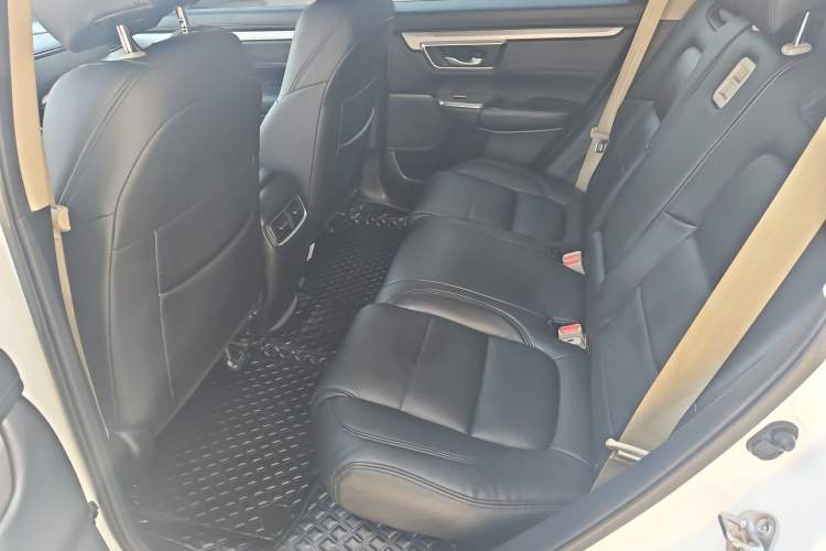 Used Honda CR-V 2017 240TURBO CVT 2WD Comfort Version Interior 4