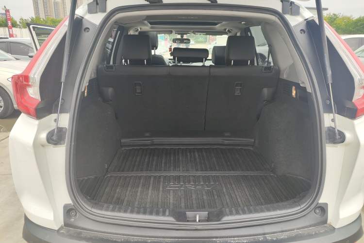 Used Honda CR-V 2017 240TURBO CVT Front-Wheel Drive Fashion Edition Interior 4