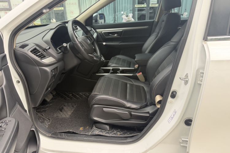 Used Honda CR-V 2017 240TURBO CVT 2WD Comfort Version Interior 4