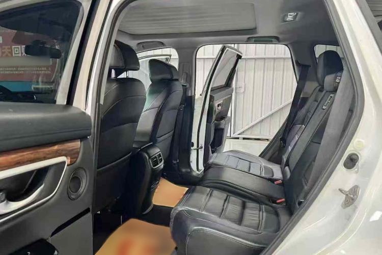 Used Honda CR-V 2017 240TURBO CVT Front-Wheel Drive Fashion Edition Interior 4