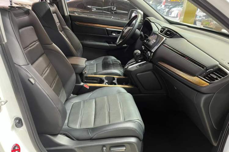 Used Honda CR-V 2017 240TURBO CVT Front-Wheel Drive Fashion Edition Interior 4