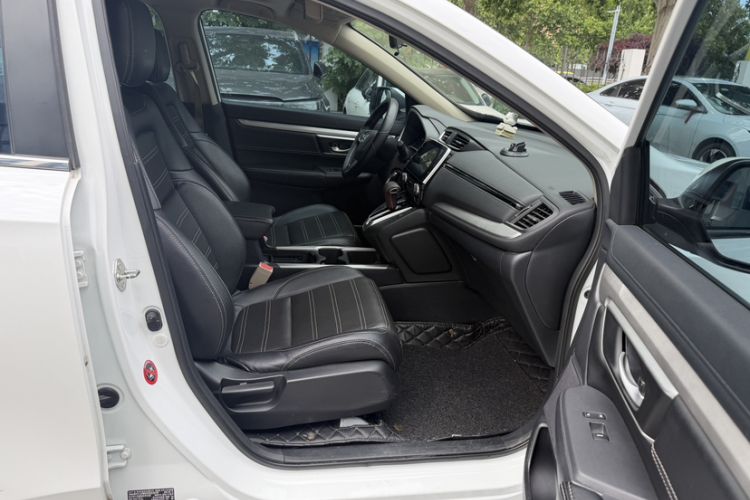 Used Honda CR-V 2017 240TURBO CVT 2WD Comfort Version Interior 5