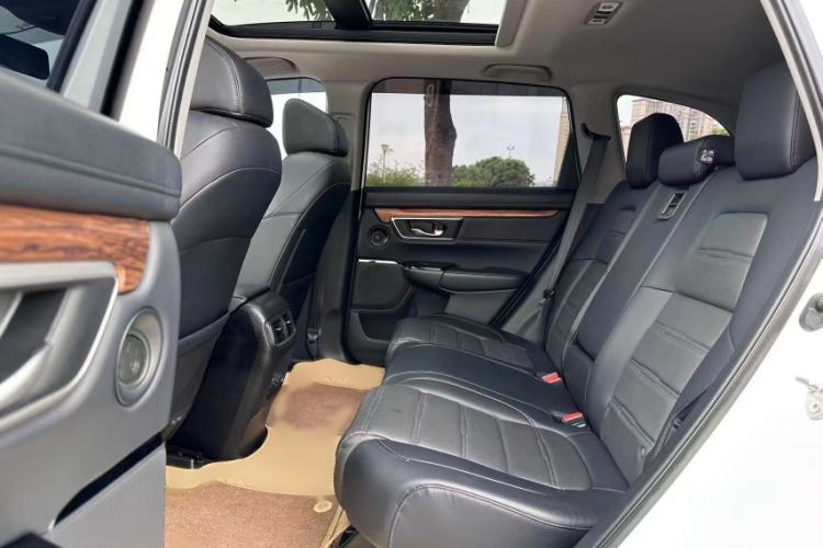 Used Honda CR-V 2017 240TURBO CVT Front-Wheel Drive Fashion Edition Interior 5