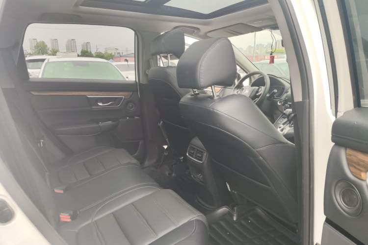 Used Honda CR-V 2017 240TURBO CVT Front-Wheel Drive Fashion Edition Interior 6