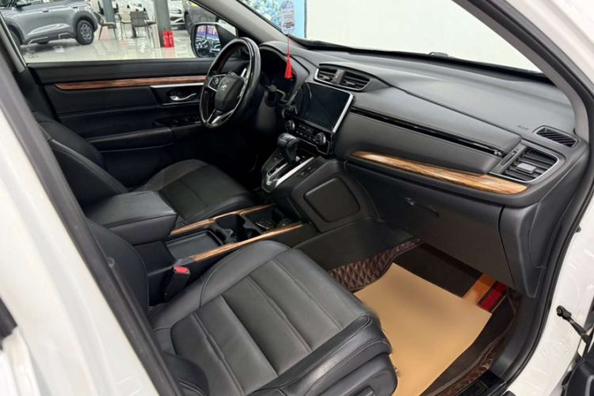 Used Honda CR-V 2017 240TURBO CVT Front-Wheel Drive Fashion Edition Interior 8