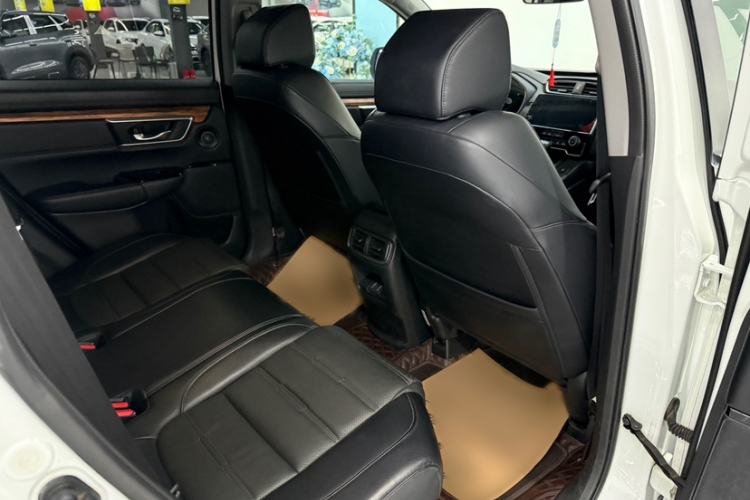 Used Honda CR-V 2017 240TURBO CVT Front-Wheel Drive Fashion Edition Interior 9