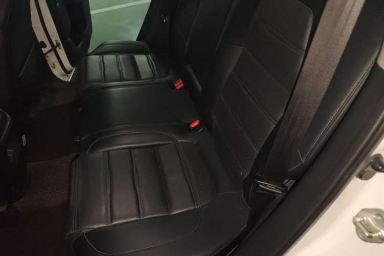 Used Honda CR-V 2017 240TURBO CVT Front-Wheel Drive Fashion Edition Left Rear Seat