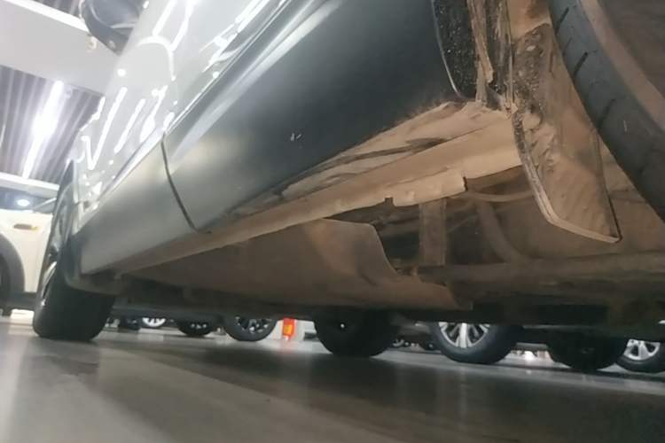 Used Honda CR-V 2017 240TURBO Manual Two-Wheel Drive Classic Edition Left Side Sill