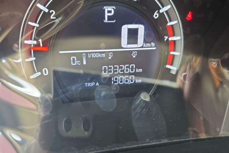 Used Honda CR-V 2017 240TURBO CVT 2WD Comfort Version Odometer Close Up