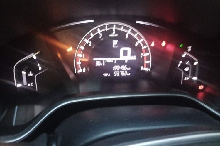 Used Honda CR-V 2017 240TURBO CVT 2WD Urban Edition Odometer Close Up