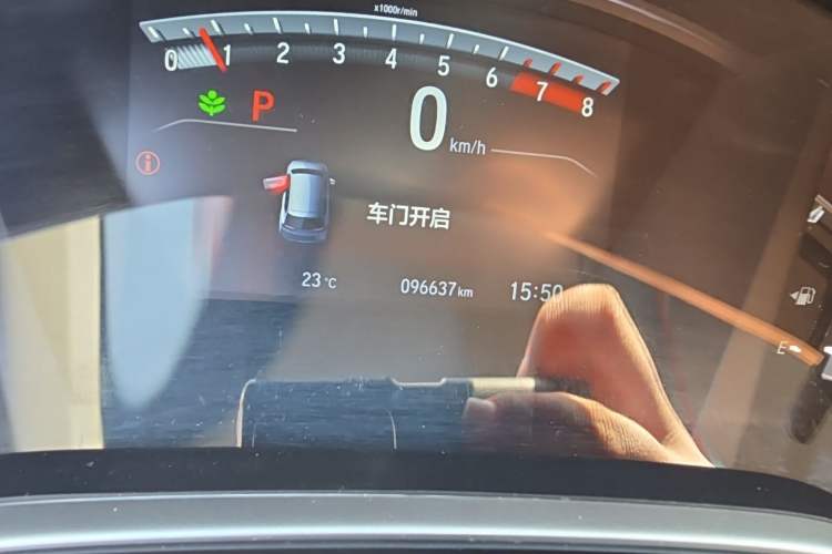 Used Honda CR-V 2017 240TURBO CVT Four-Wheel Drive Prestige Edition Odometer Close Up