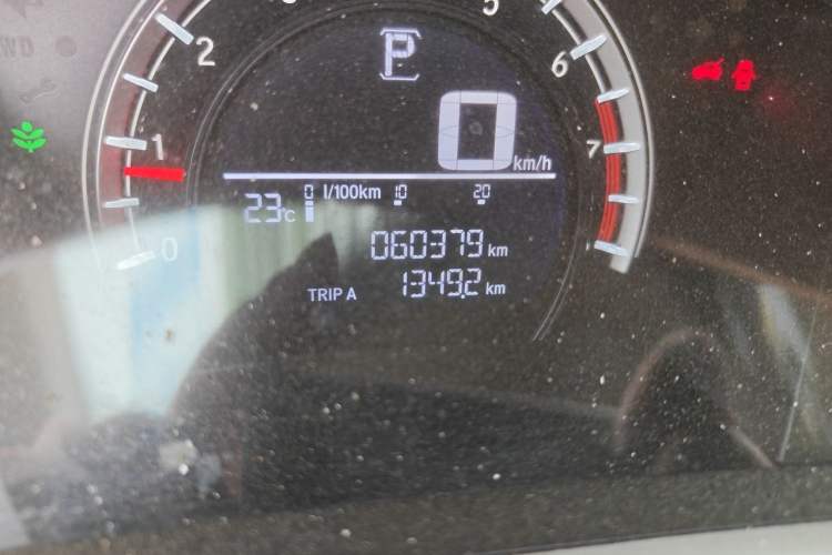 Used Honda CR-V 2017 240TURBO CVT 2WD Comfort Version Odometer Close Up