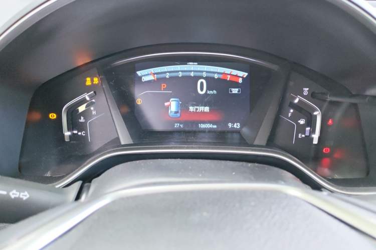 Used Honda CR-V 2017 240TURBO CVT Front-Wheel Drive Fashion Edition Odometer Close Up