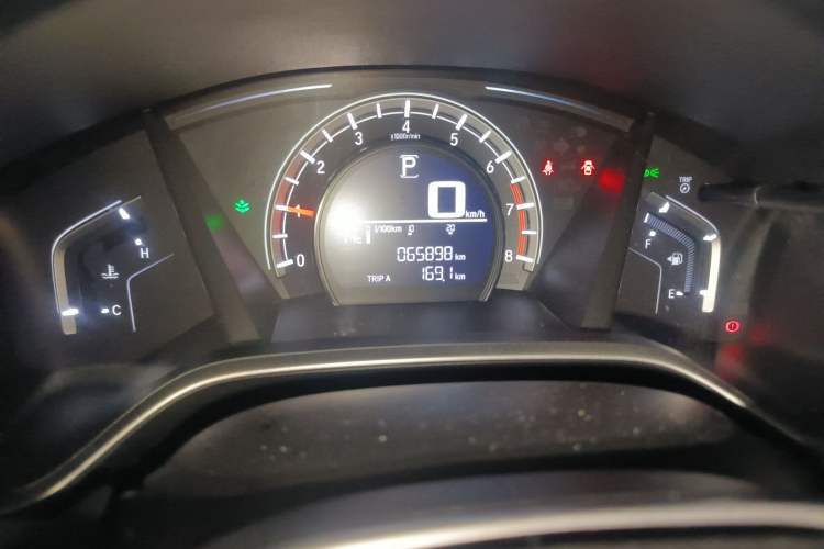 Used Honda CR-V 2017 240TURBO CVT 2WD Urban Edition Odometer Close Up