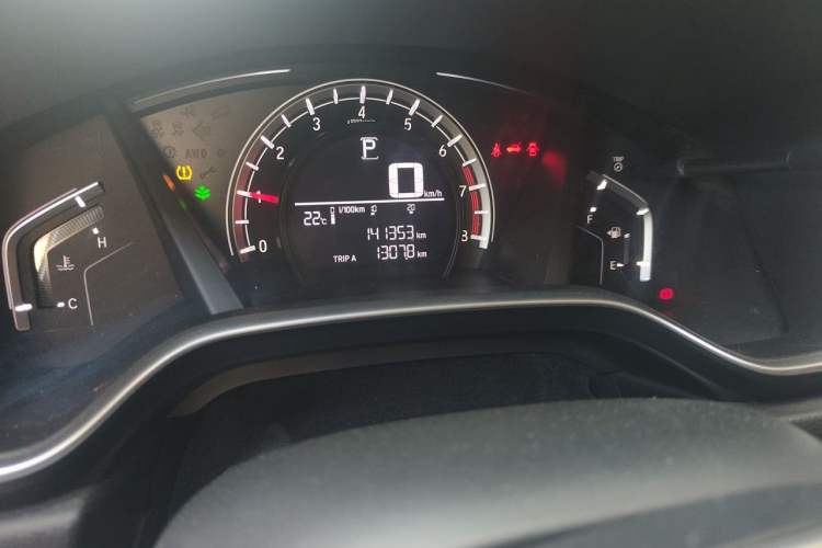 Used Honda CR-V 2017 240TURBO CVT 2WD Comfort Version Odometer Close Up