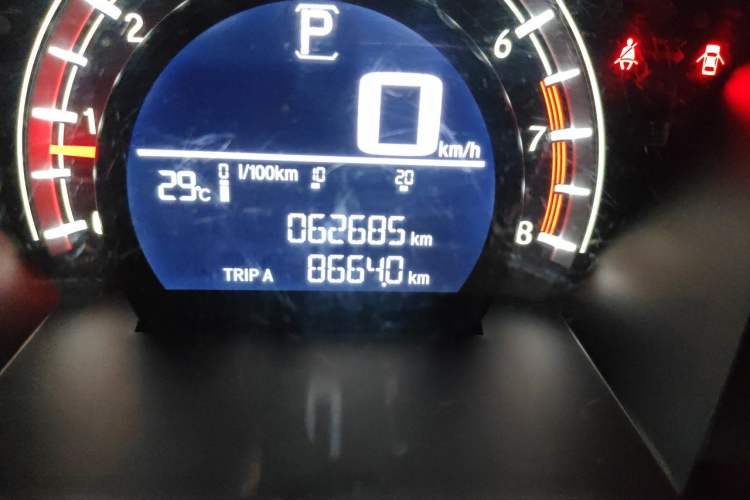 Used Honda CR-V 2017 240TURBO CVT 2WD Comfort Version Odometer Close Up