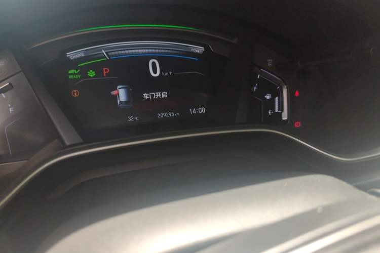 Used Honda CR-V 2017 Hybrid 2.0L Pure Drive Edition Odometer Close Up